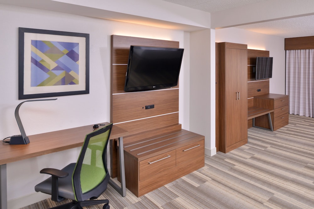 Suite, Multiple Beds - Photo 1