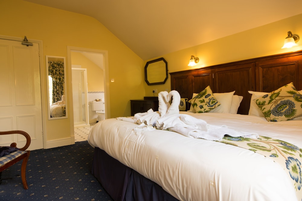 Attic Third Floor Double or Twin Room (55 steps to Third Floor, Room 14)