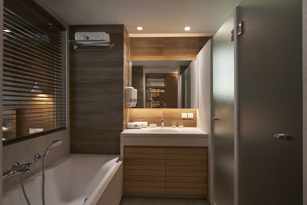 Premium Double Room Inland View