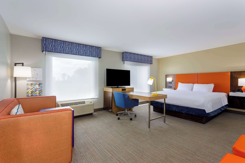 One King Bed, Accessible with Bathtub - Photo 1