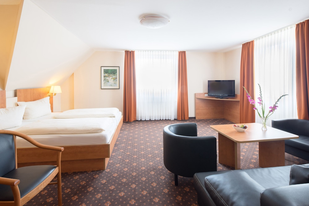 Basic Double Room photo 3