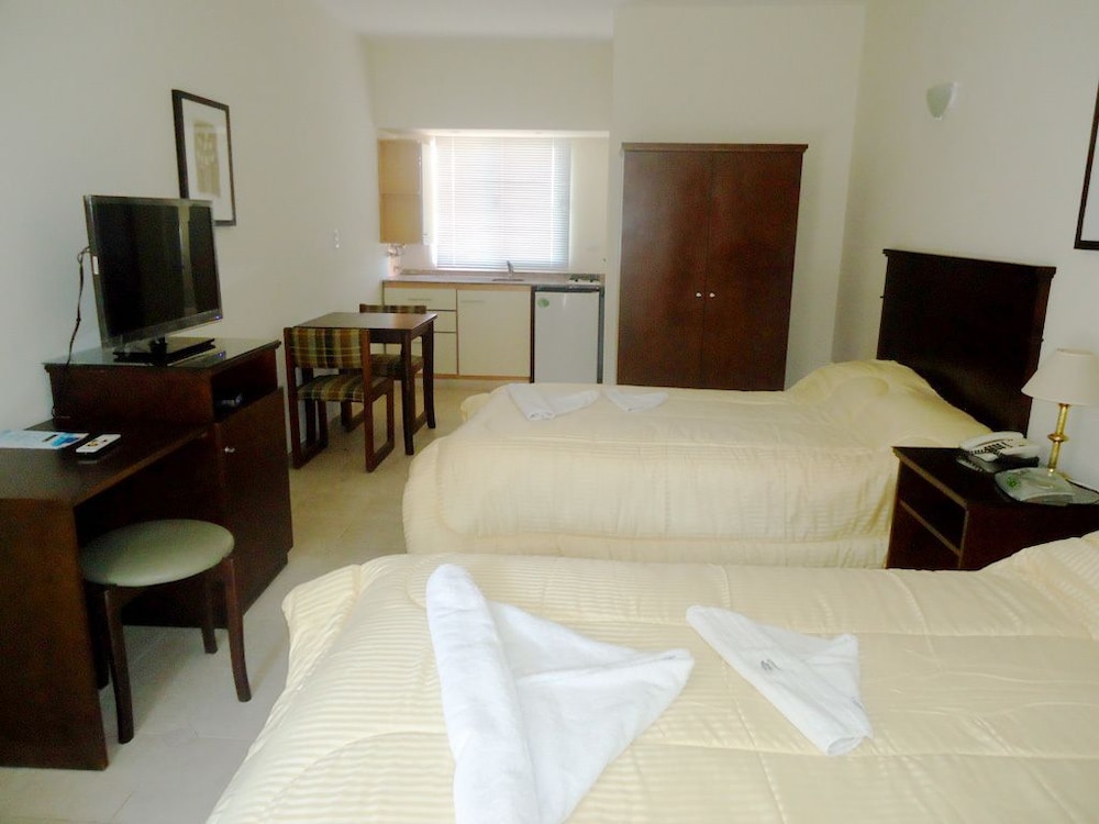 Standard Quadruple Room, 2 Queen Beds photo 1