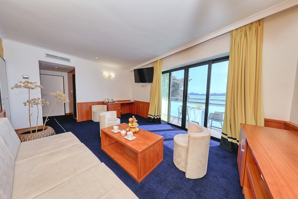 Suite, Balcony (Sea View)