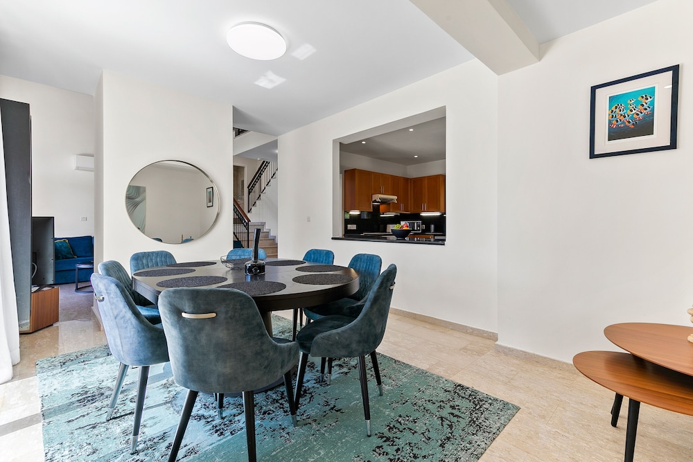 Villa photo 3
