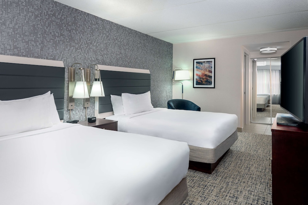 Suite, 2 Queen Beds, Non Smoking photo 3