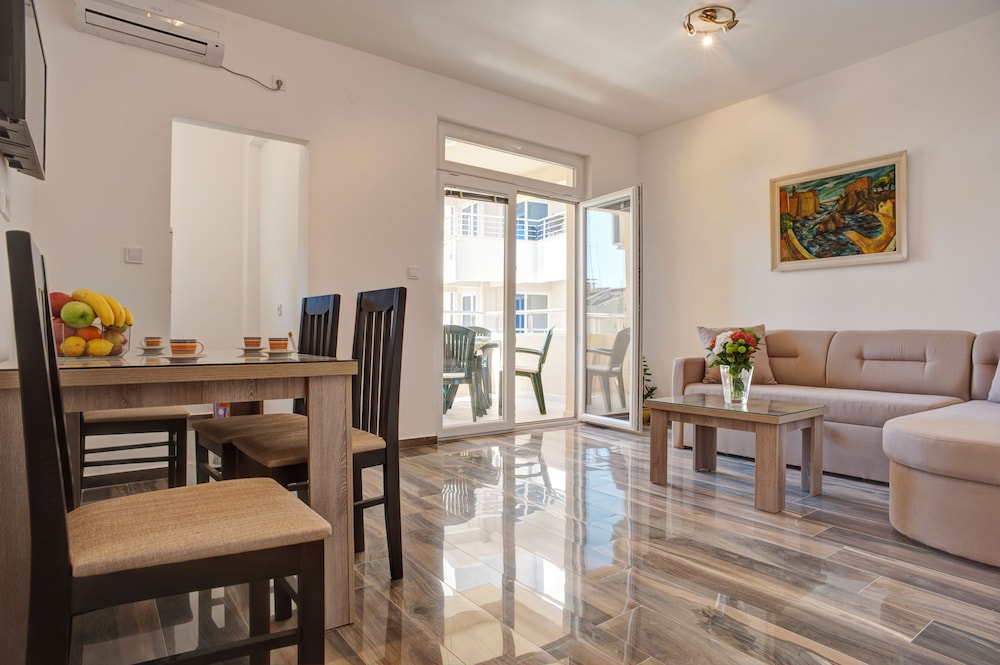 Apartment, 1 Bedroom, Balcony, Partial Sea View photo 1