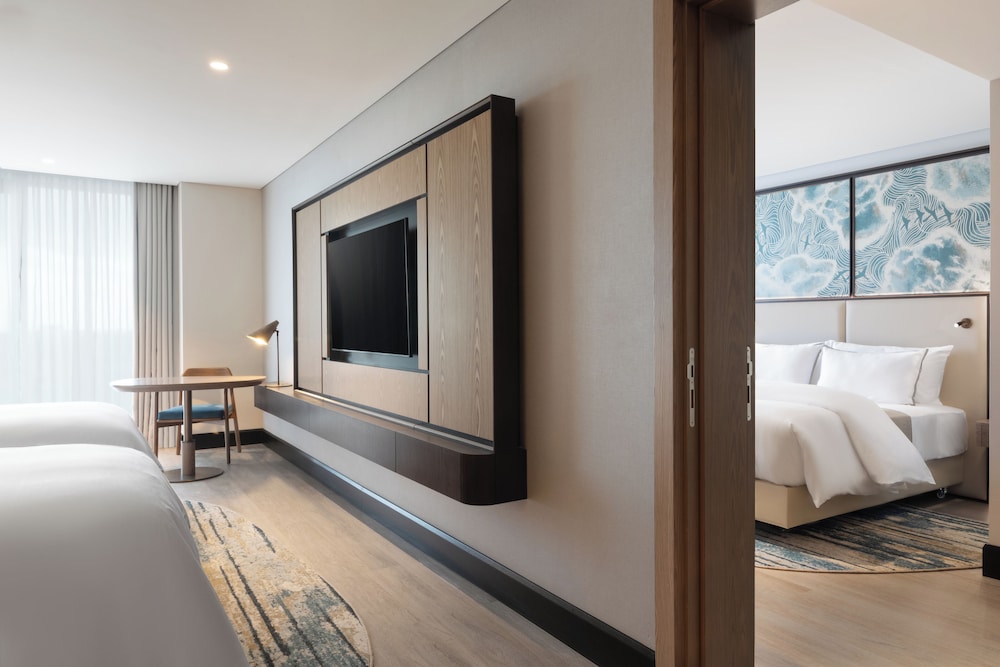Deluxe Room, 2 Twin Beds, City View photo 1