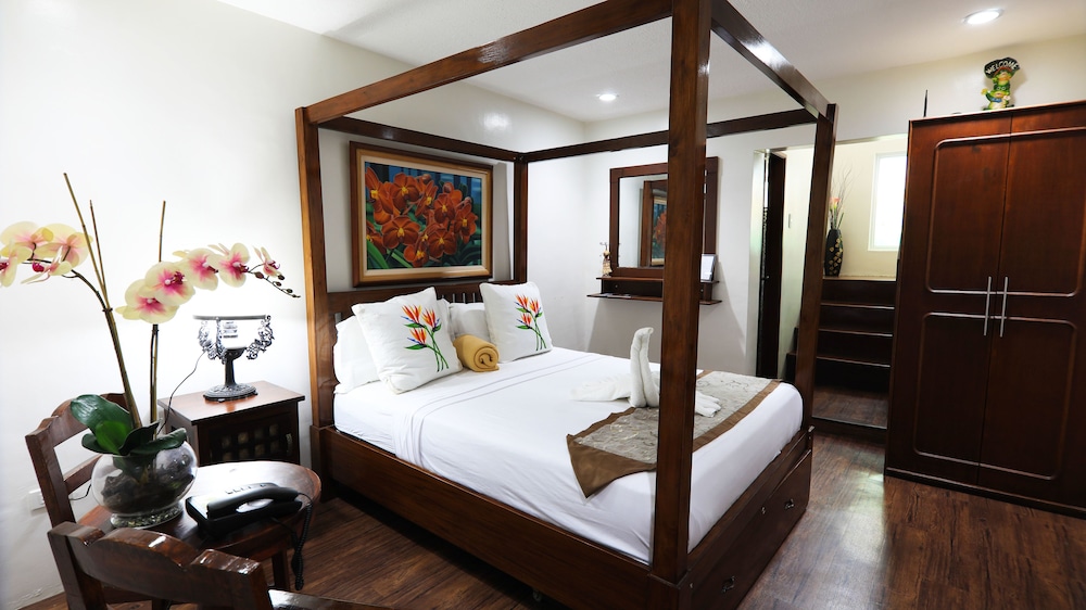 Premier Suite - Photo 1