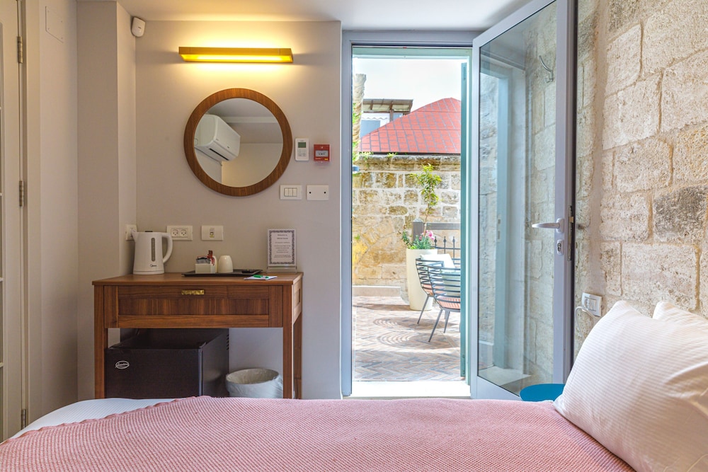 Budget Double Room photo 1
