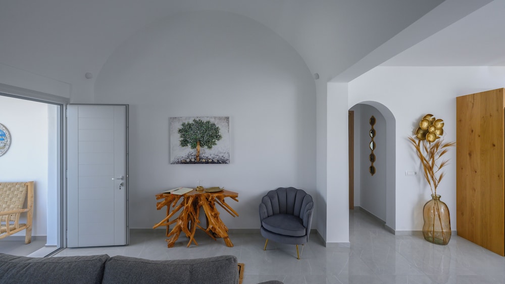 Coral Villa with Sea View & Hot Tub