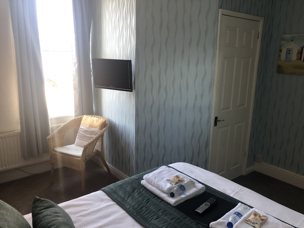 Standard Double Room (Small) photo 3