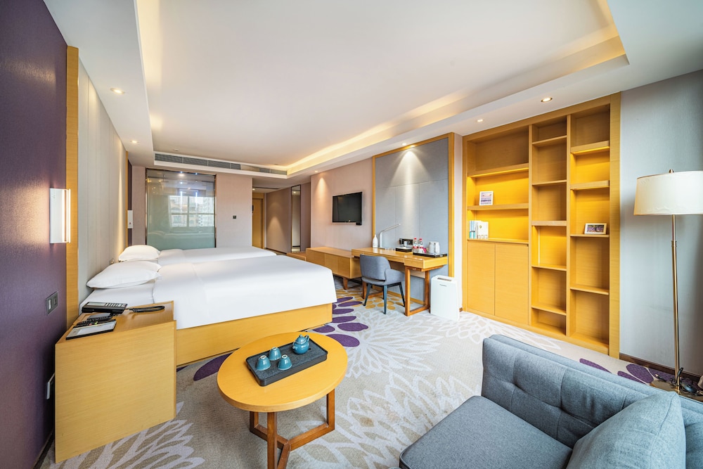 Luxury Twin Room, City View photo 3