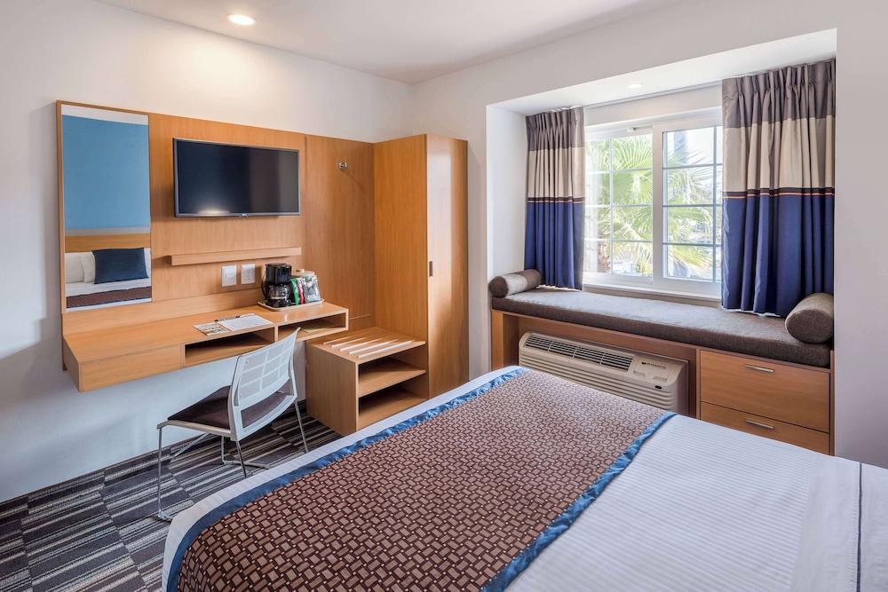 Standard Room, 1 Queen Bed, Smoking