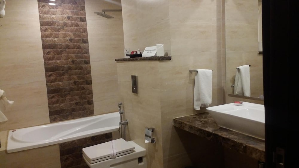 Comfort Room - Photo 1