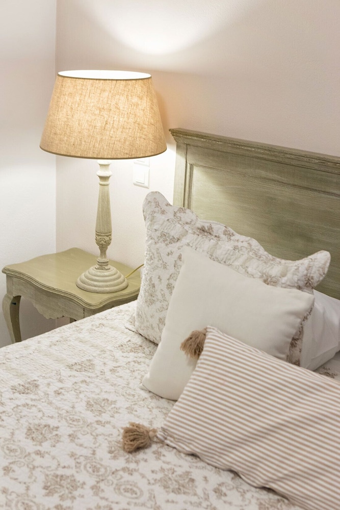 Standard Room, Garden View, Ground Floor - Photo 8
