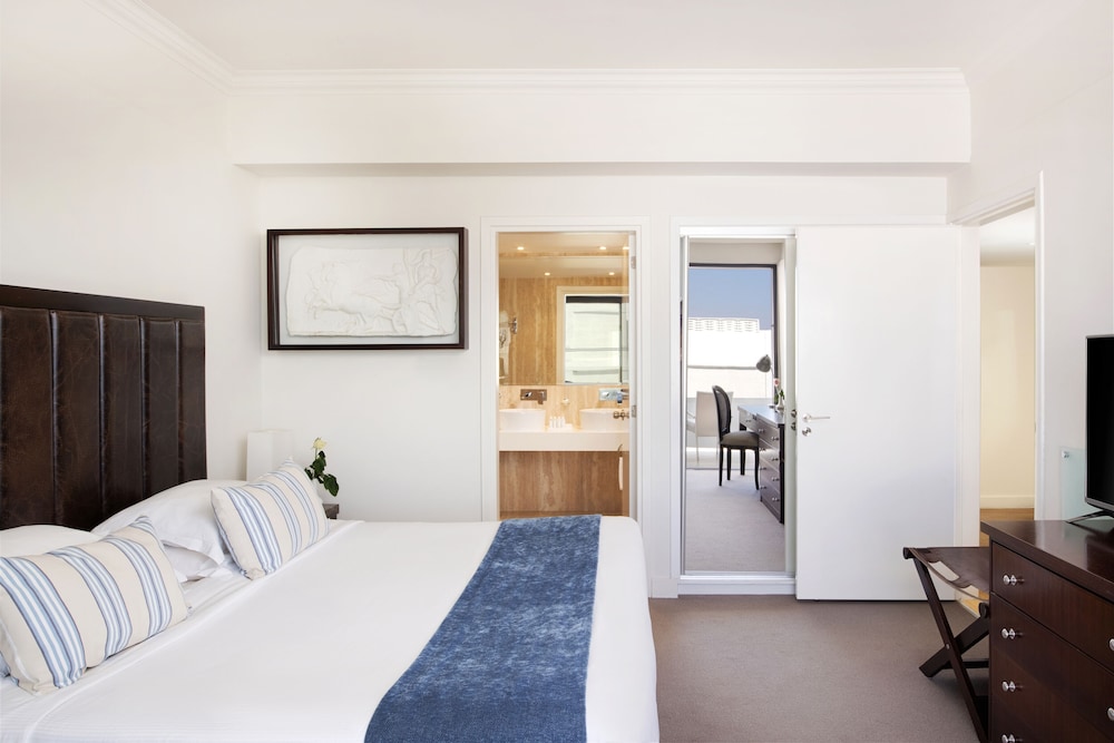 Deluxe Suite, Sea View - Photo 7