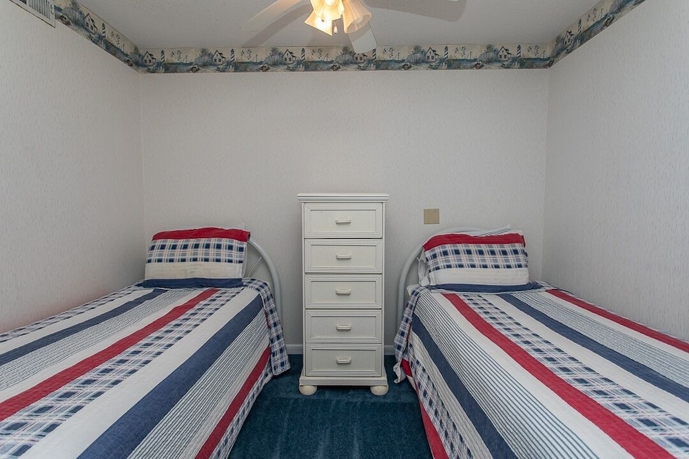 Condo, 2 Bedrooms photo 1