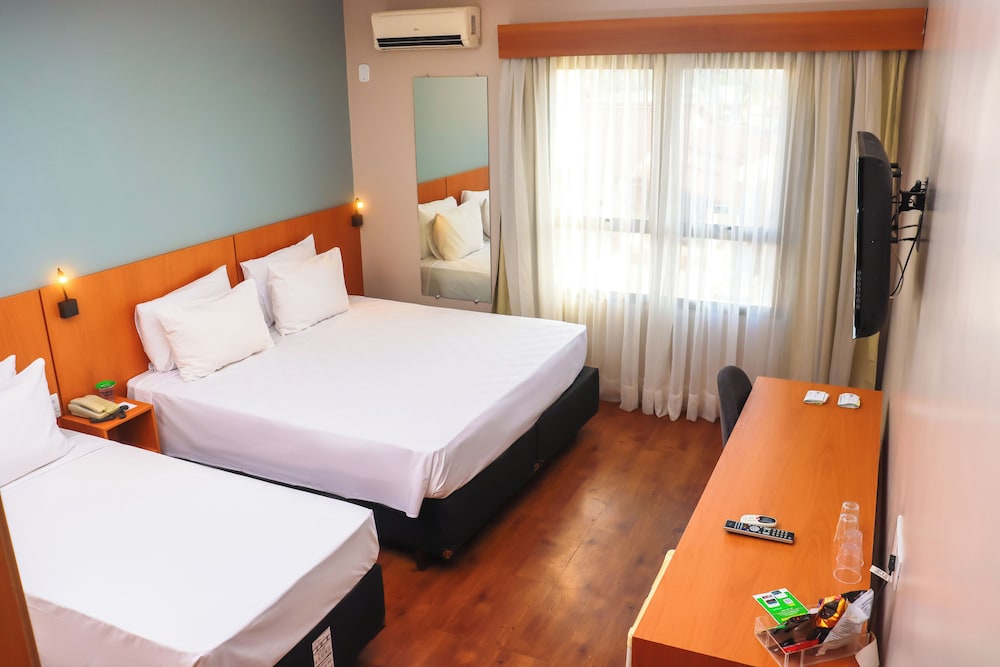 Superior Room, Multiple Beds photo 2