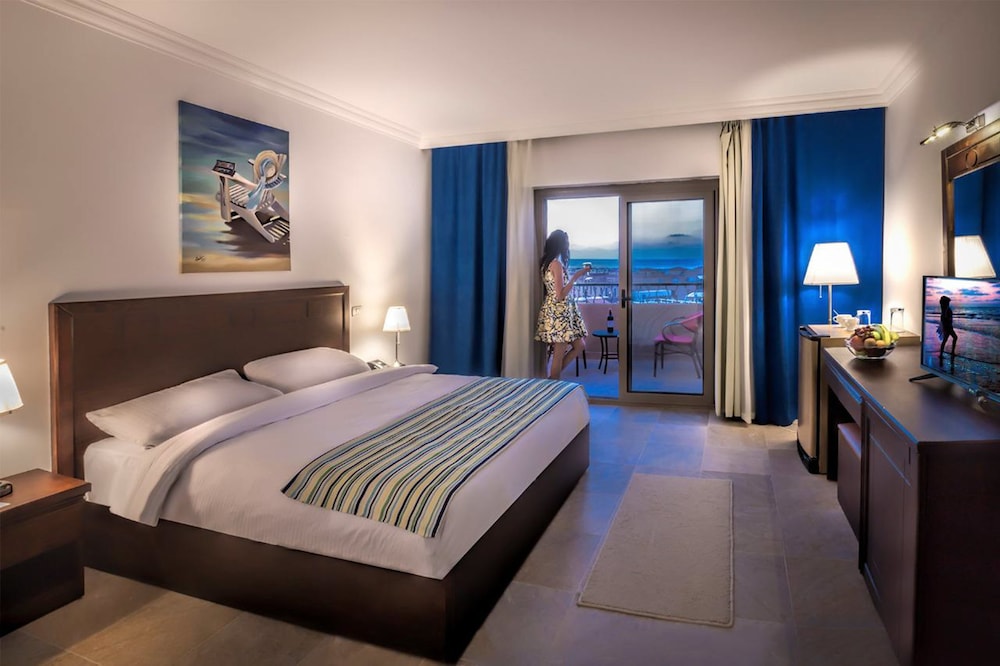 Standard Room, 1 Double or 2 Twin Beds photo 3