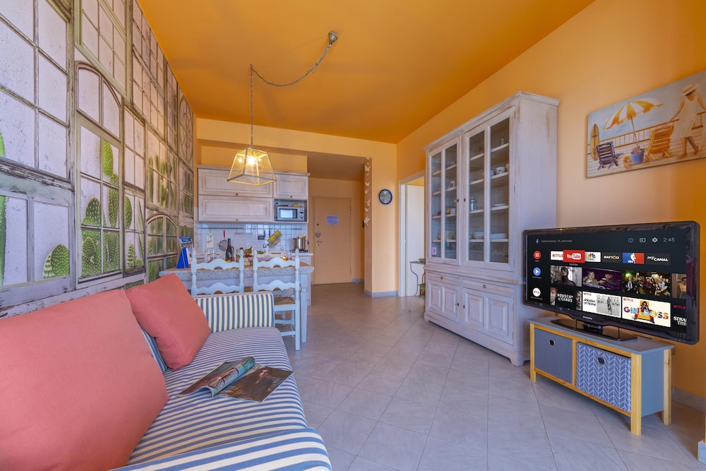 Apartment photo 1