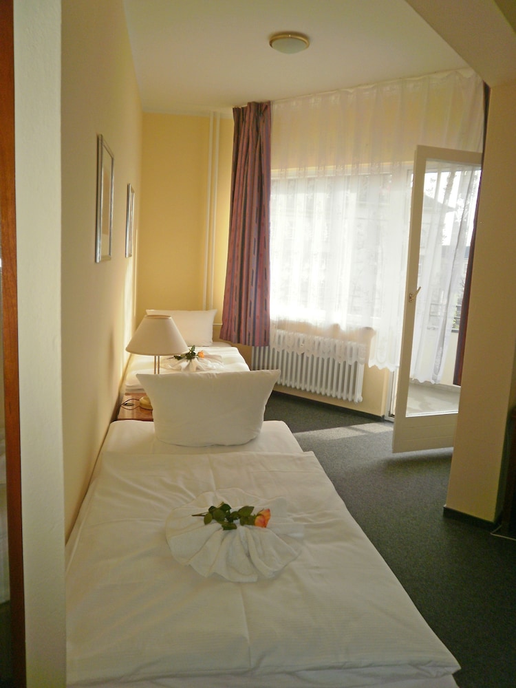 Comfort Quadruple Room, Shared Bathroom photo 3