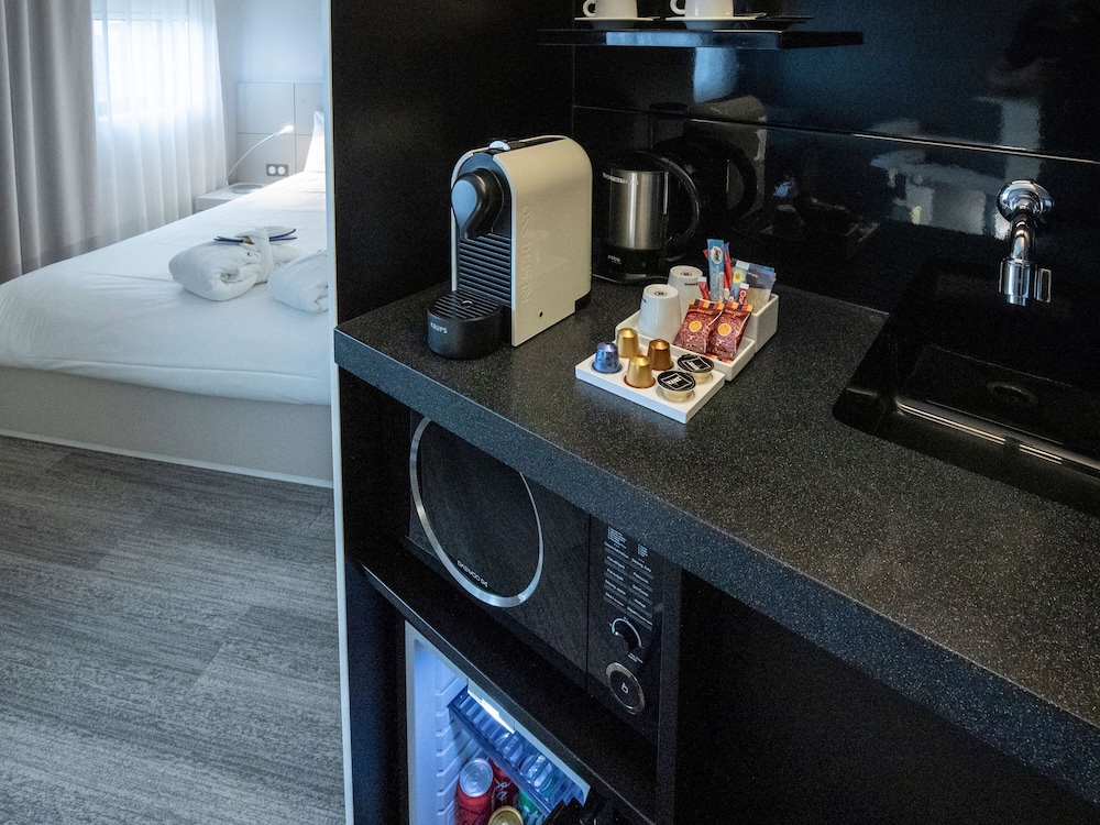 Executive Suite, Multiple Beds - Photo 12