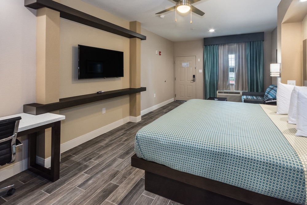 Efficiency, Suite, 1 King Bed, Smoking