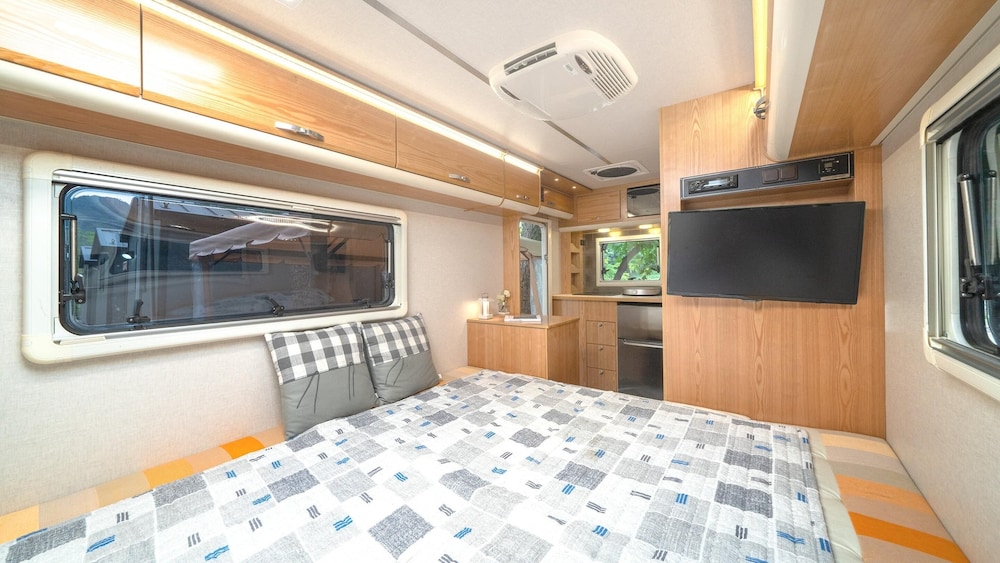 Basic Room, 1 Bedroom (camping car)