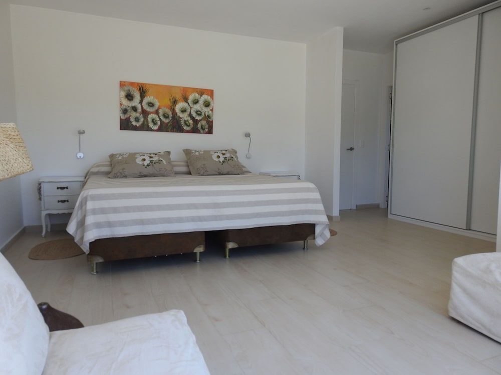 Family House, 4 Bedrooms, Terrace, Garden View photo 1