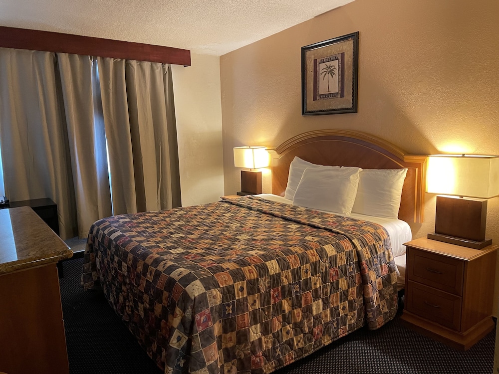 Standard Room, 1 King Bed, Smoking