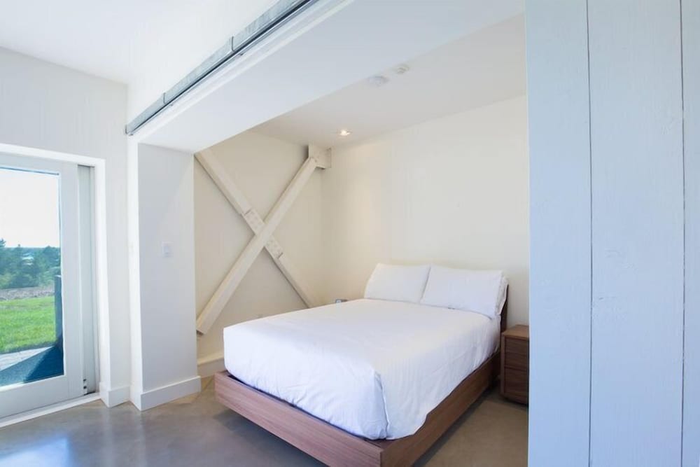 Loft, 1 Bedroom, Not Ocean Front photo 2