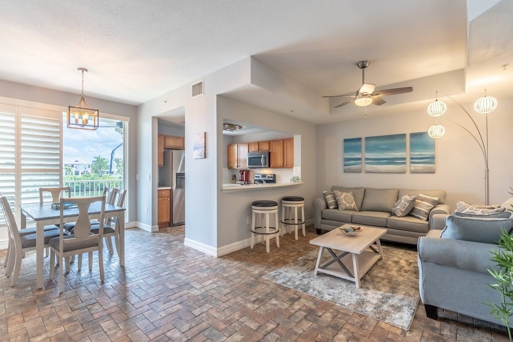 Apartment (617 Little Harbor)