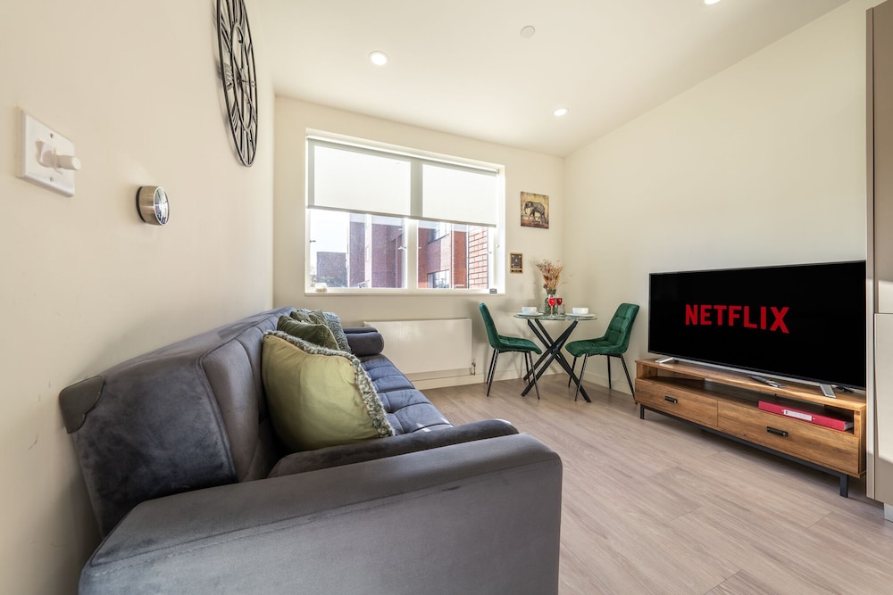 Luxury 1 Bedroom Serviced Apartment in the Heart of Stevenage, 사진 45