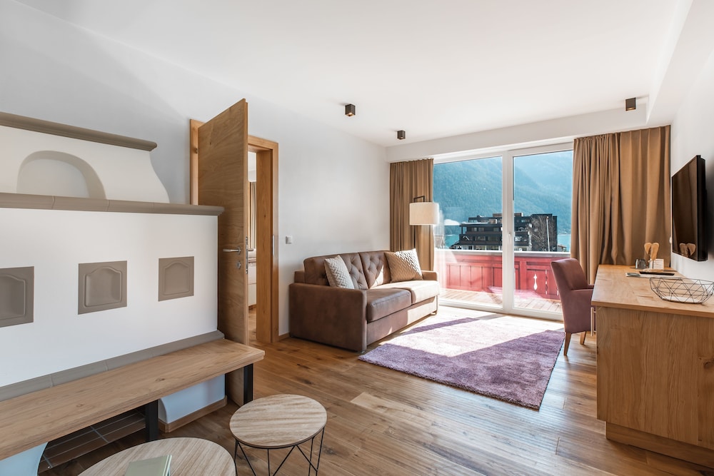 Suite, Balcony