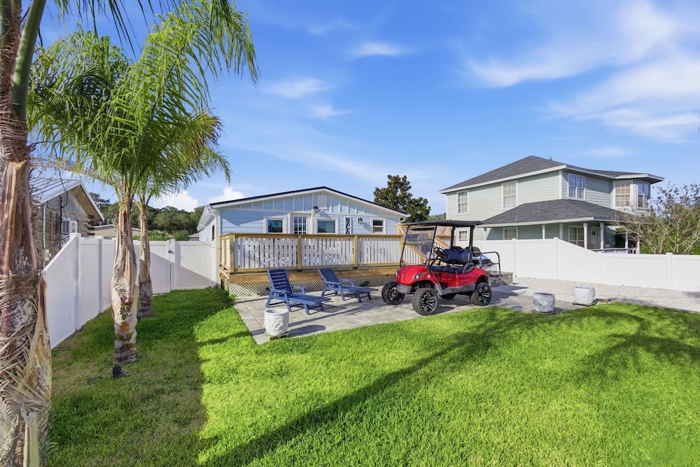 4BR Coastal Pool Cottage Golf Cart Kayaks, Photo 2