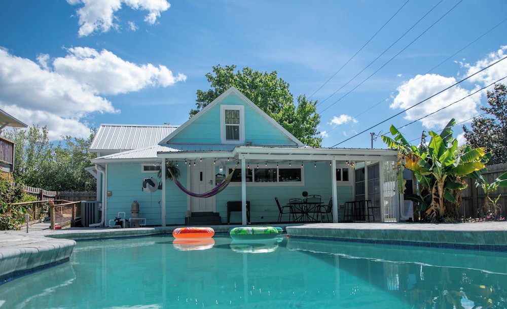 Family Home with Private Pool Yard Only 24 Mi to Disney, Bilde 2