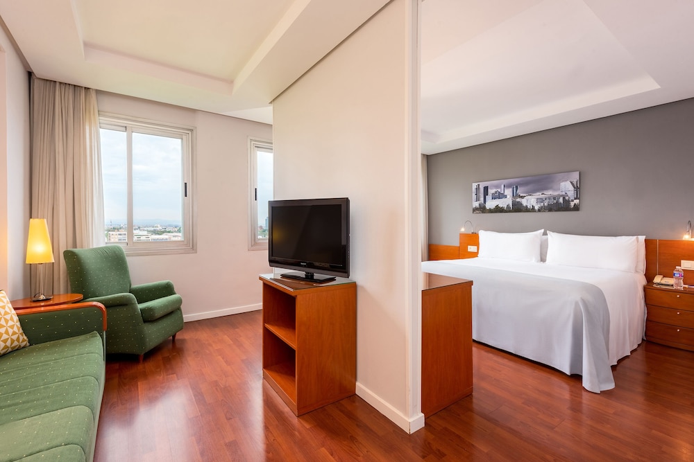 Premium Room, 1 Queen Bed (with Living Room)