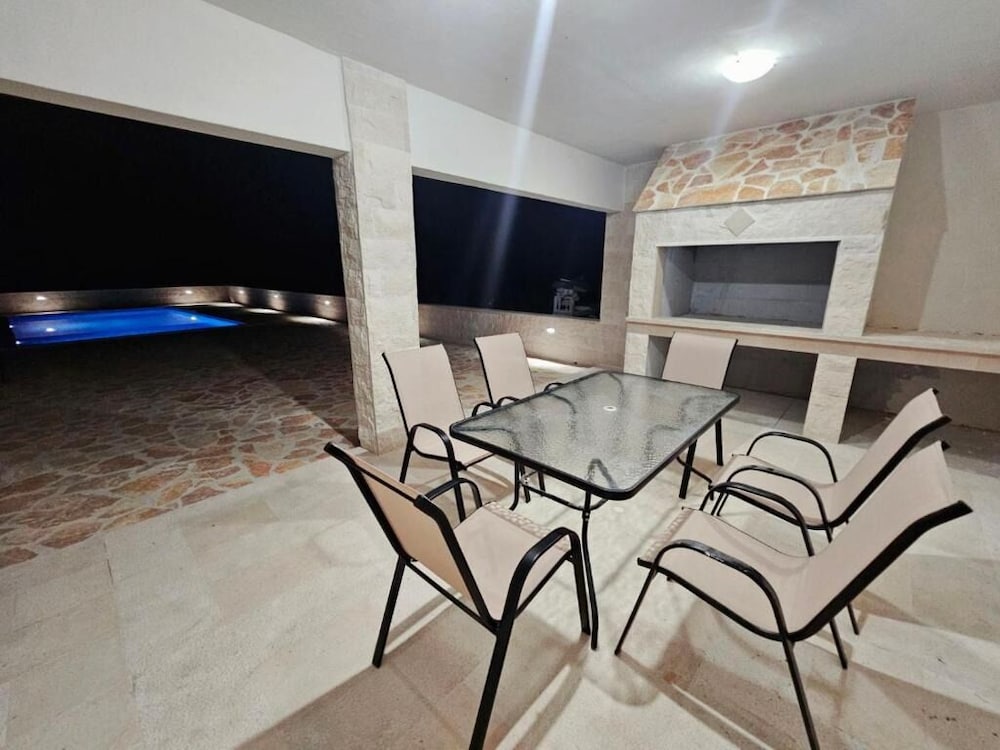 Apartment (Mia - With Pool - A1(4))