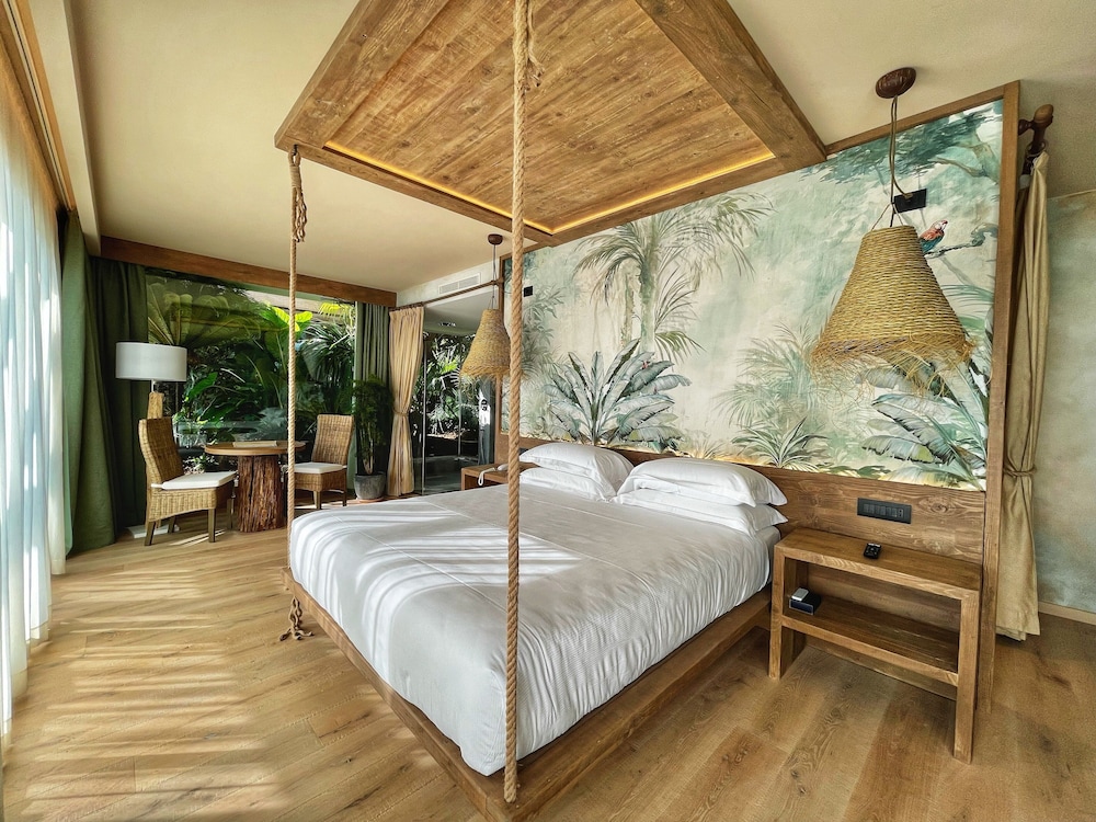 Luxury Room, 1 Bedroom, Non Smoking photo 2