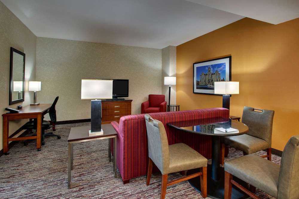 Suite, Multiple Beds (Oversized, Upper Floor)