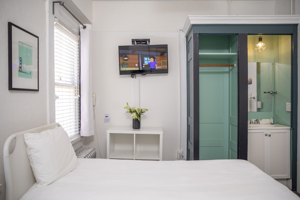 Economy Twin Room, Private Bathroom (Economy) photo 2