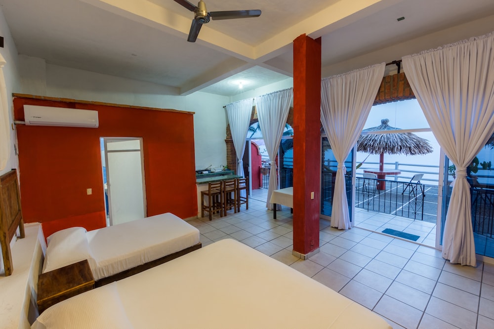 Basic Room, 2 Double Beds, Non Smoking, Ocean View