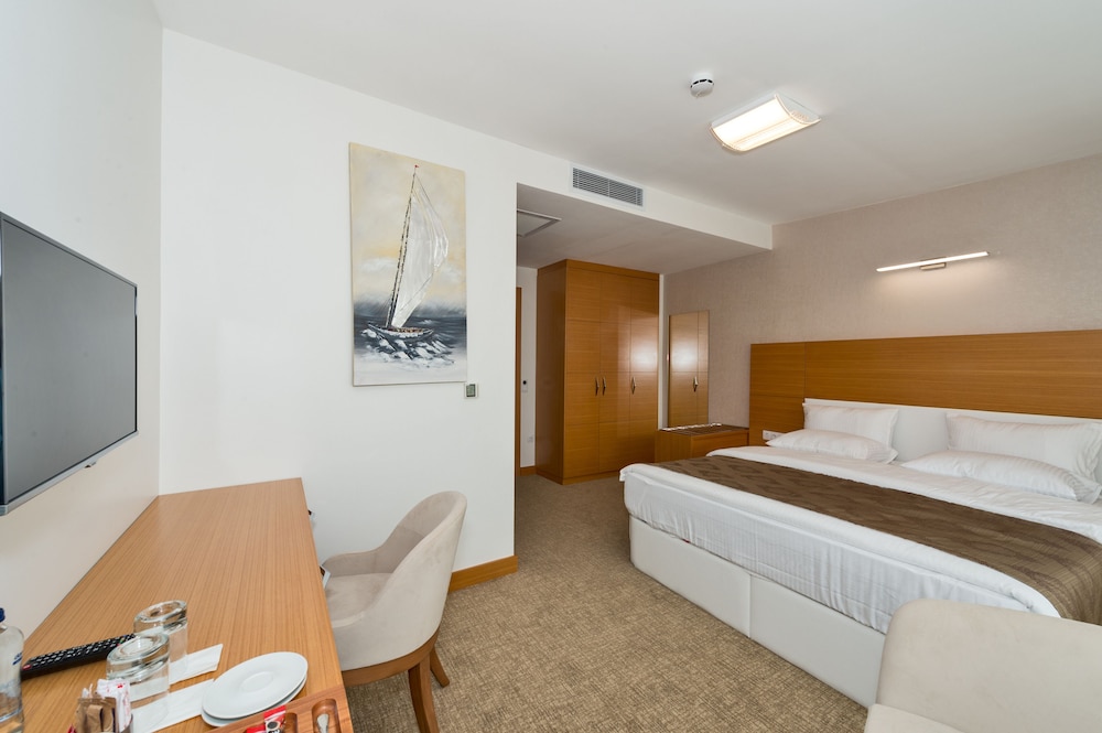 Panoramic Suite, Balcony photo 3
