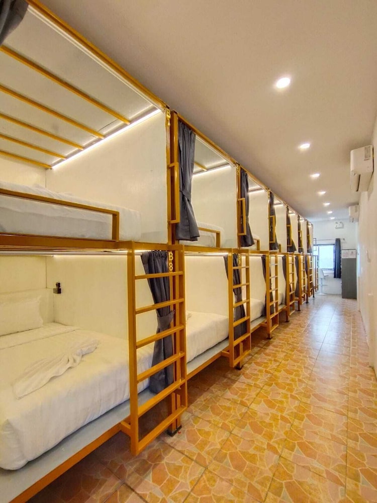 14 BUNK BEDS MALE SHARED DORMITORY