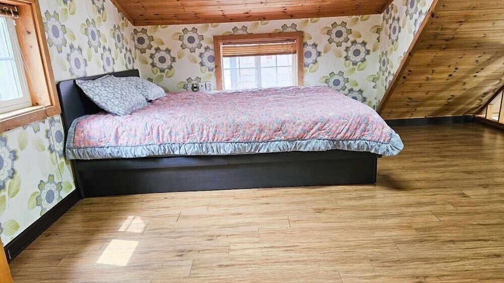 Room (Swiss B) - Photo 6