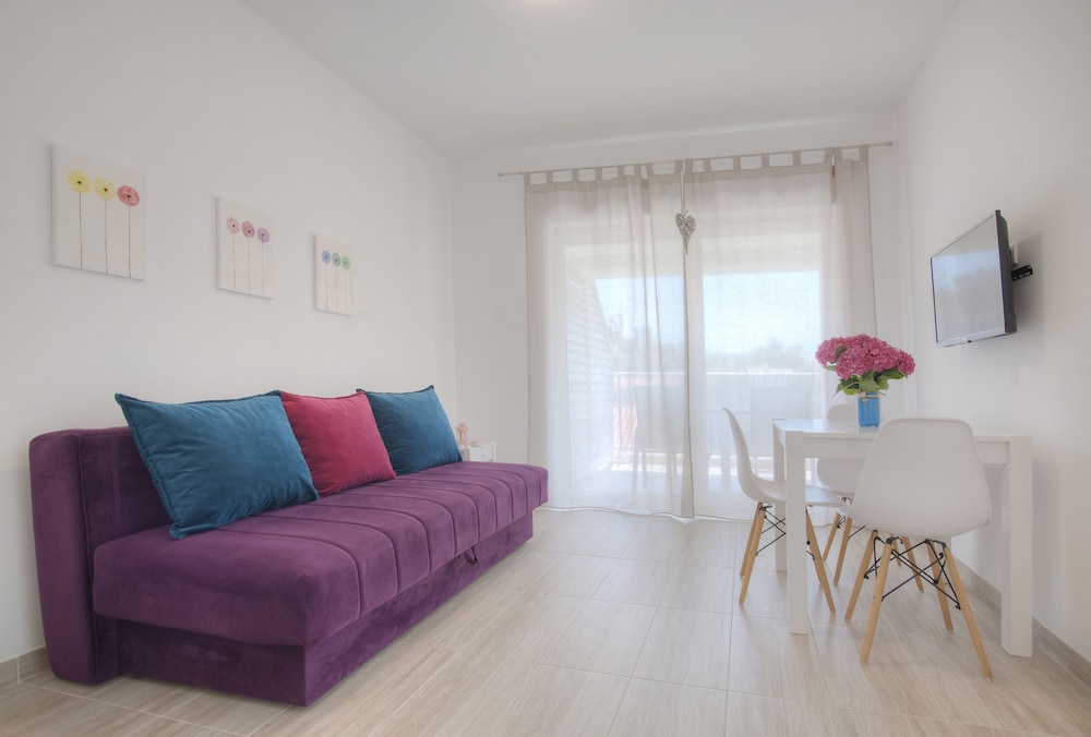 Apartment (3)