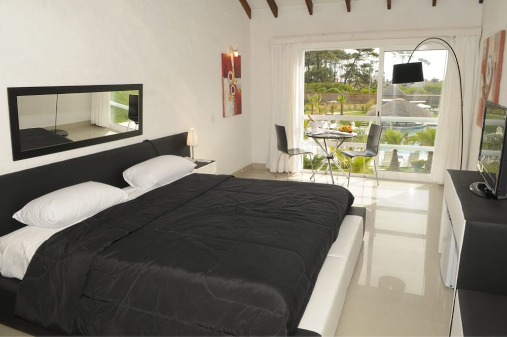 Standard Double Room, 1 King Bed, Non Smoking photo 3
