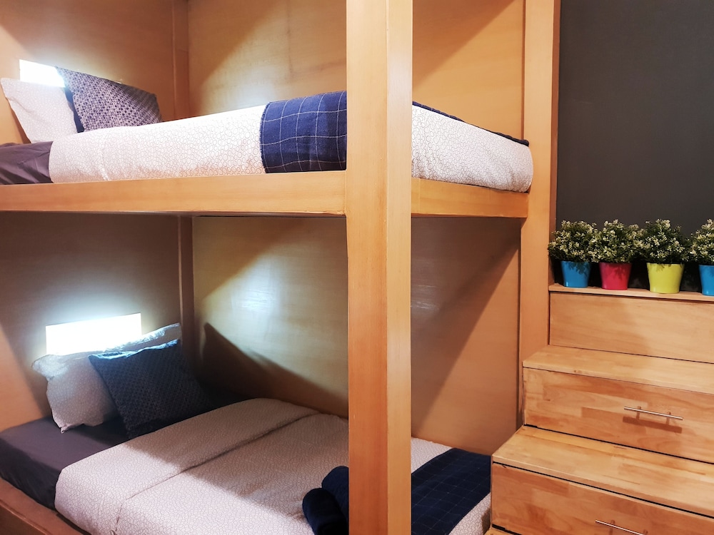 Mixed Dormitory Room photo 3