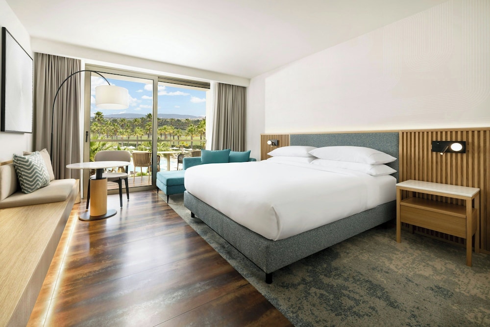 Deluxe Room, 2 Twin Beds, Resort View (Balcony) - Photo 6