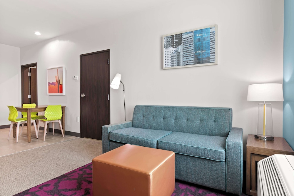 Suite, 1 Bedroom - Photo 5